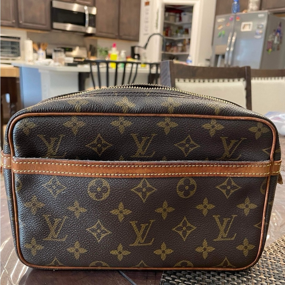Louis Vuitton Monogram clutch